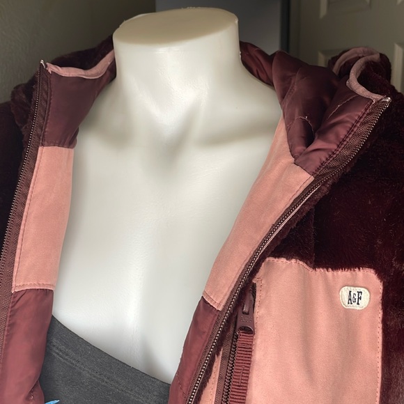Abercrombie & Fitch Burgundy and Pink Jacket - Picture 4 of 9